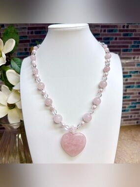 Lee Sands rose quartz heart pendant necklace